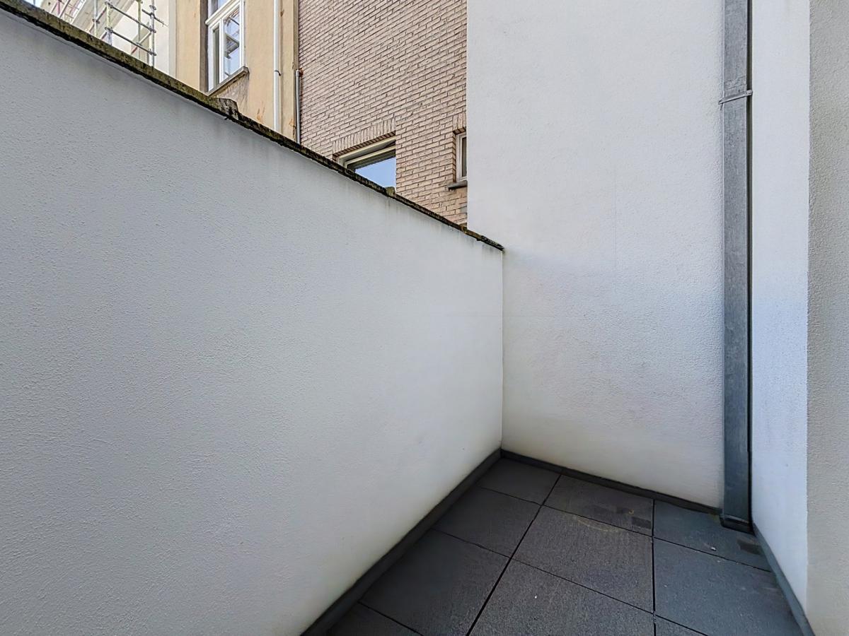 Pl. Brugmann/Lepoutre : Superbe appartement rez-de-chaussée 