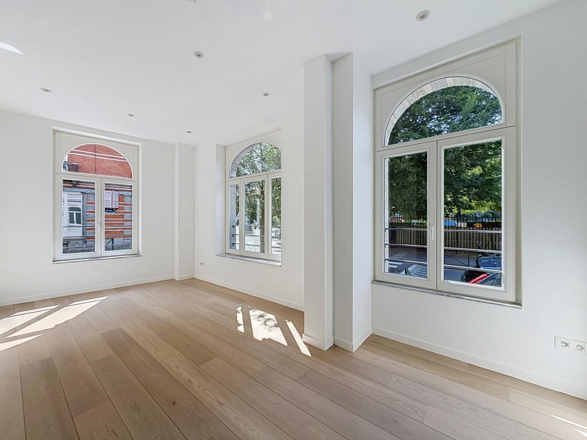 Pl. Brugmann/Lepoutre : Superbe appartement rez-de-chaussée 