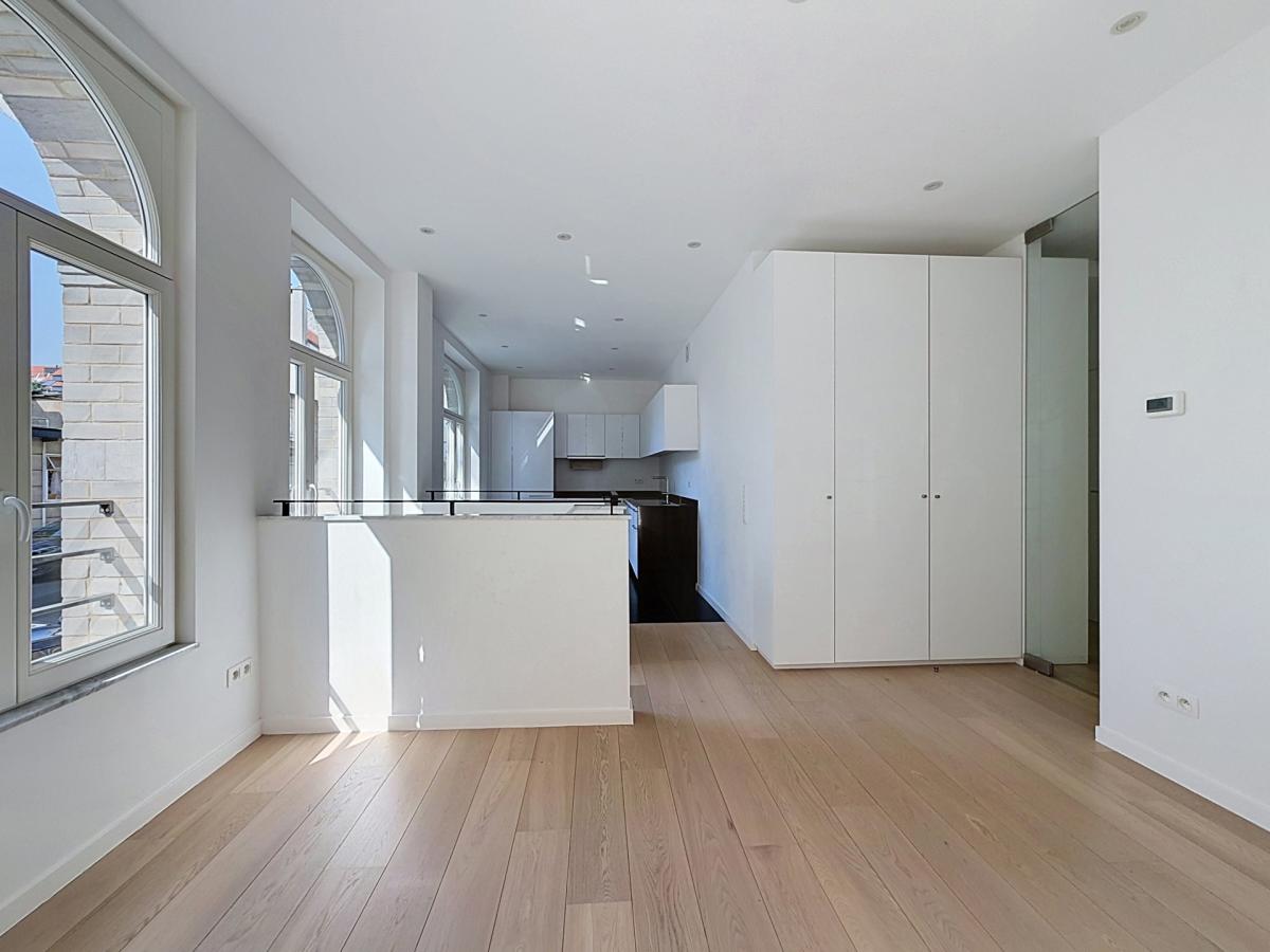 Pl. Brugmann/Lepoutre : Superbe appartement rez-de-chaussée 