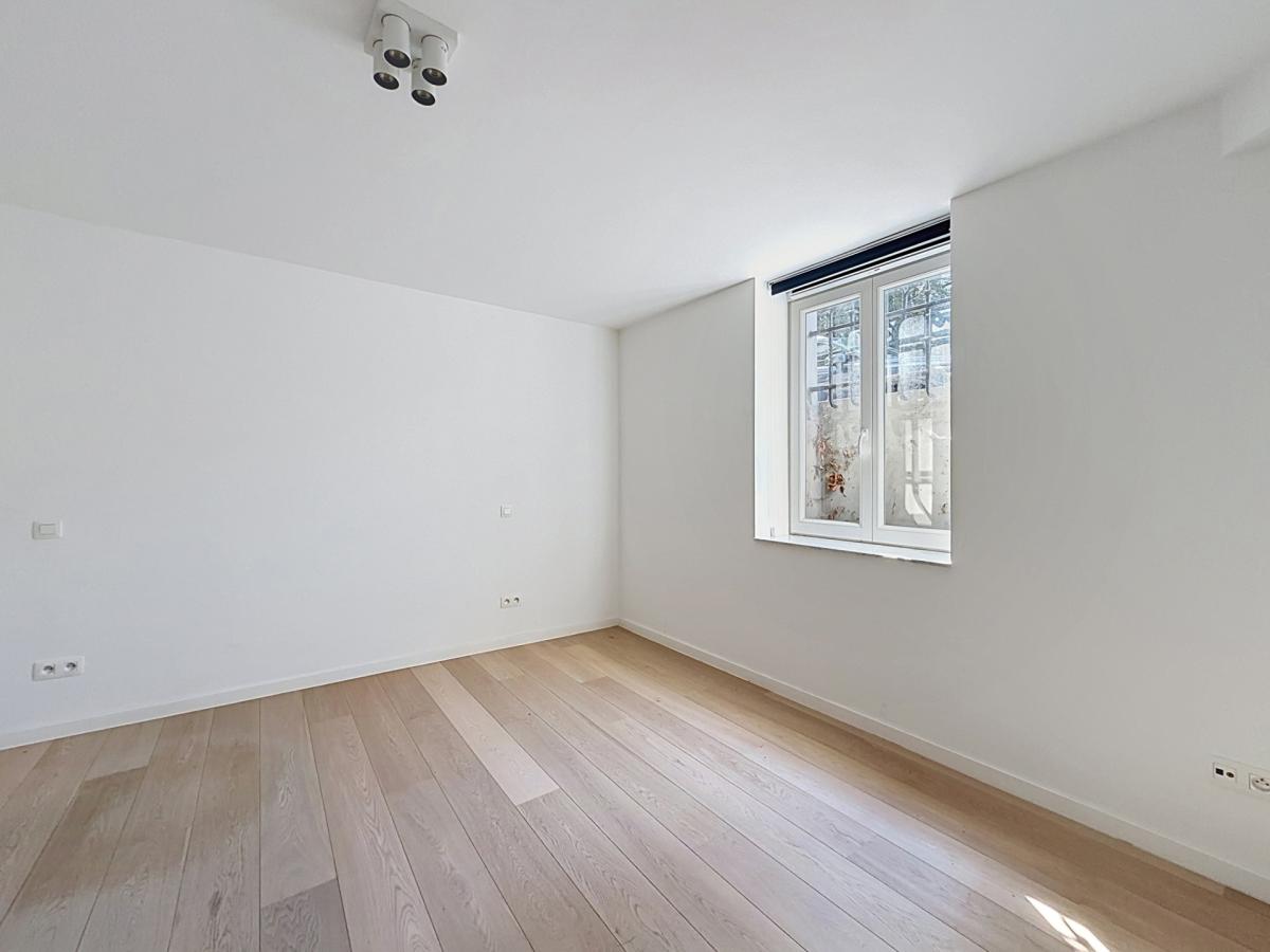 Pl. Brugmann/Lepoutre : Superbe appartement rez-de-chaussée 