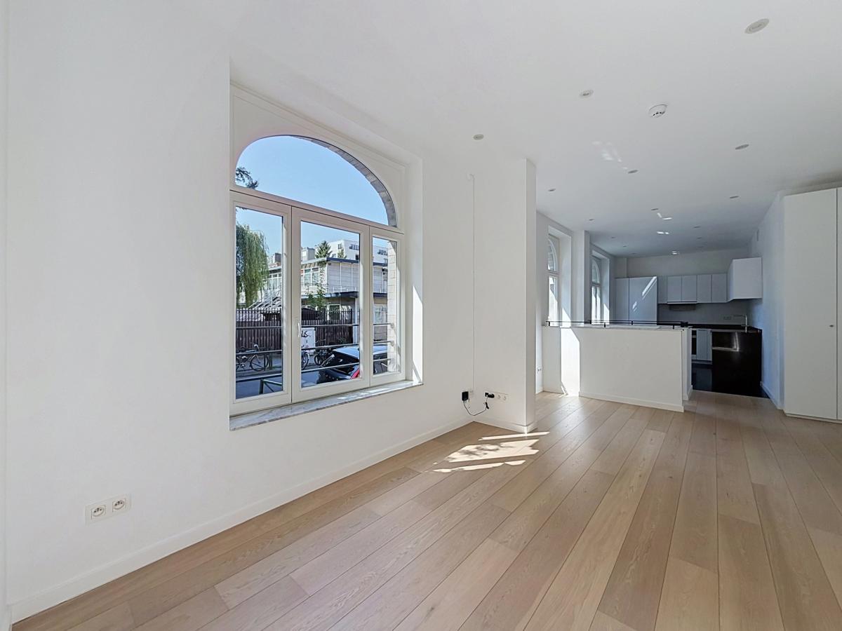 Pl. Brugmann/Lepoutre : Superbe appartement rez-de-chaussée 