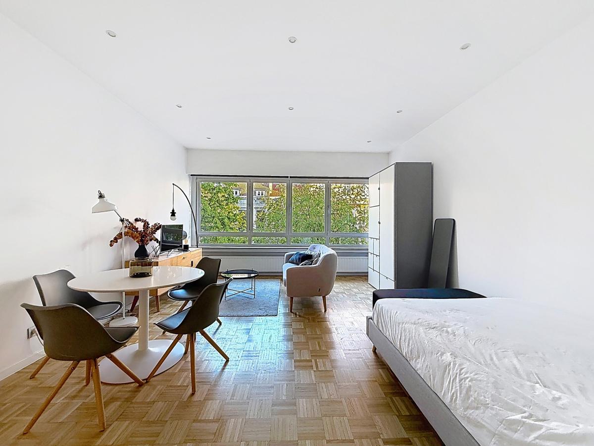 Lepoutre / Pl. Brugmann : Beau studio meublé