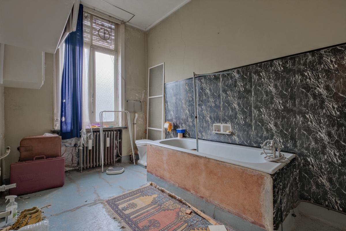 Pl. Brugmann - Maison bourgeoise de ± 580 m² bruts & jardin 