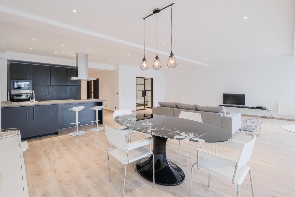 Pl. Madou - Magnifique loft 2ch de ± 170 m² bruts.