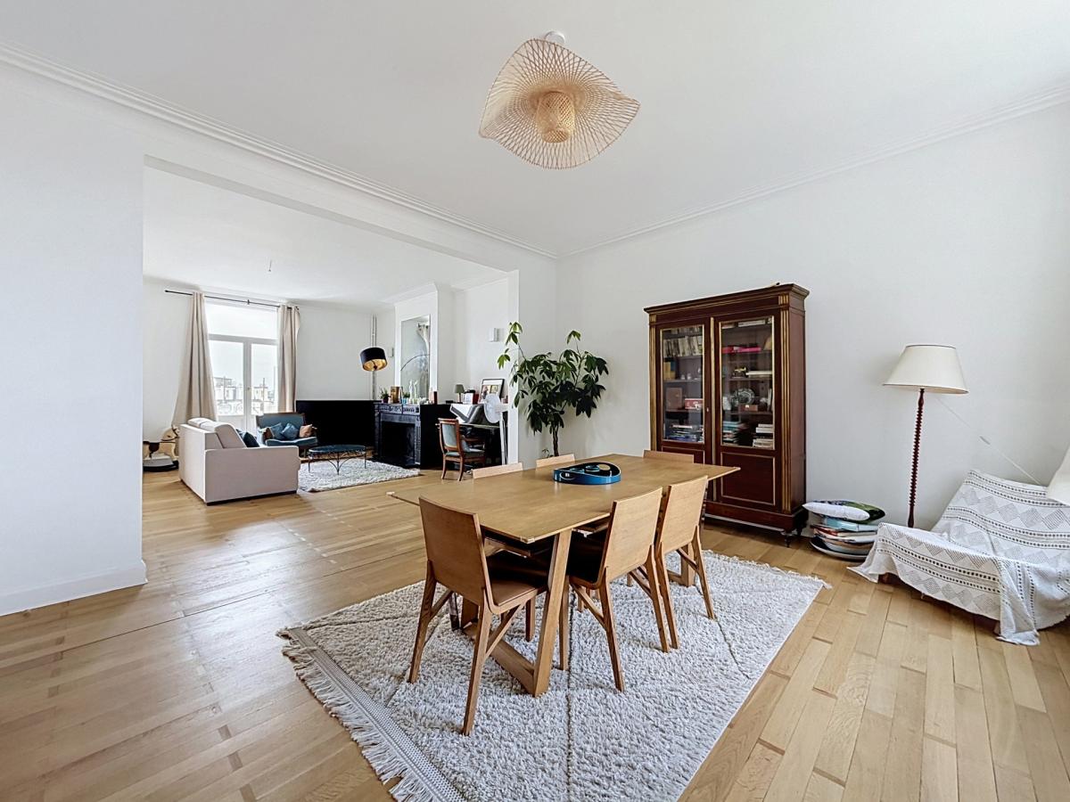 Place Brugmann : Lumineux appartement de caractère 