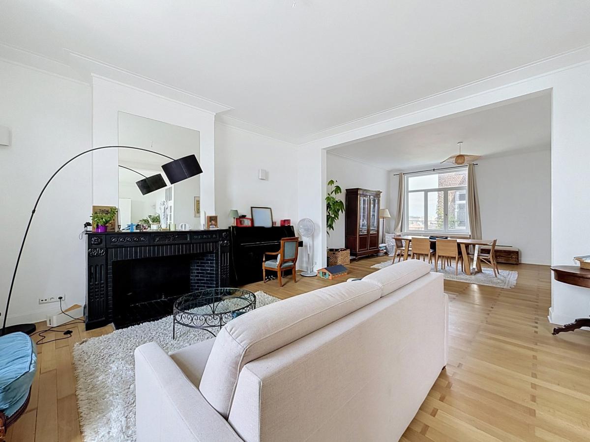 Place Brugmann : Lumineux appartement de caractère 