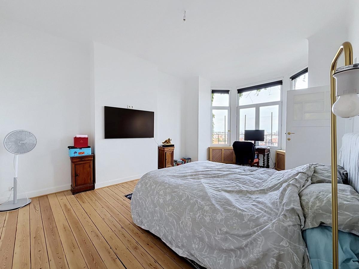 Place Brugmann : Lumineux appartement de caractère 