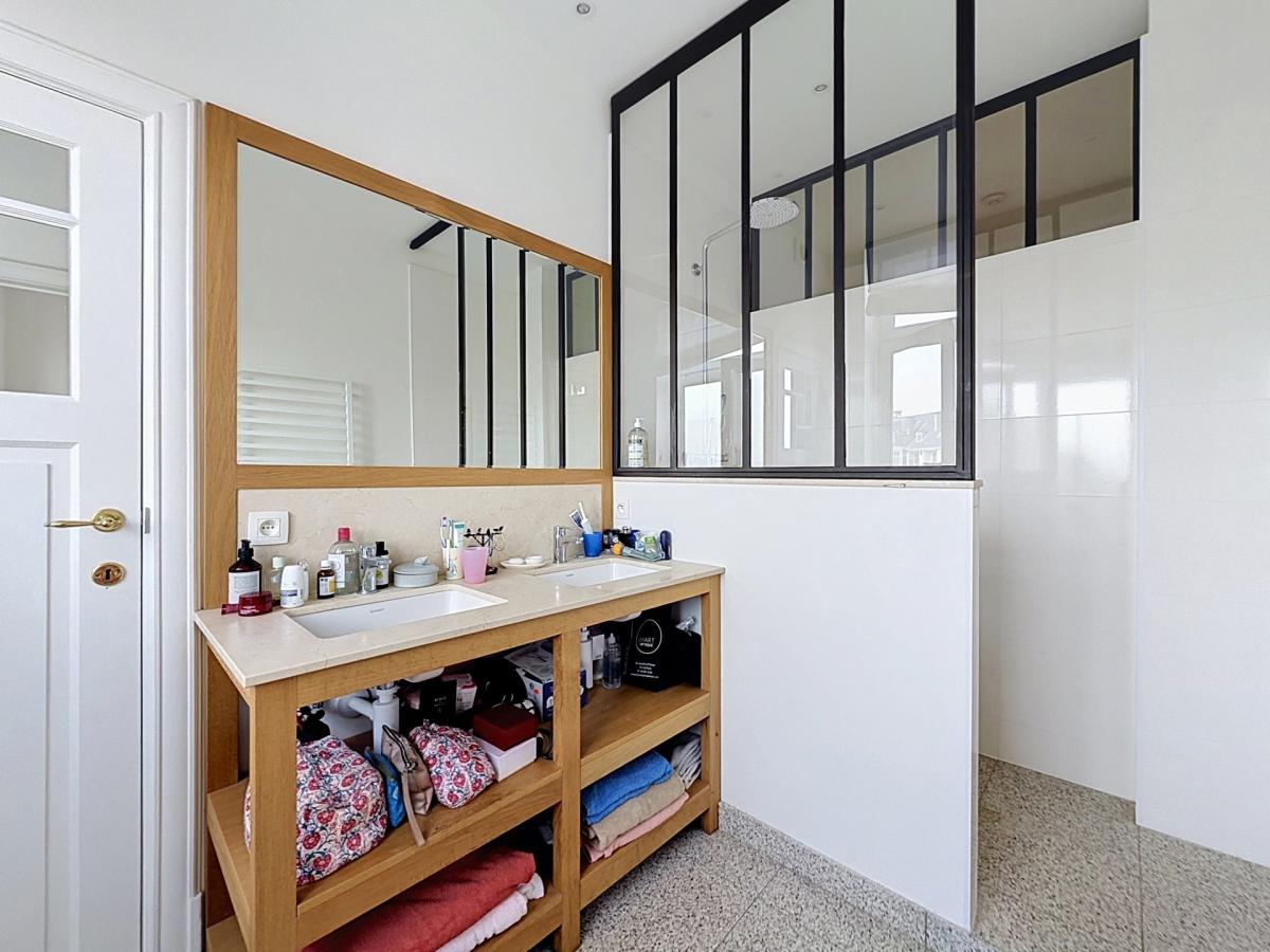 Place Brugmann : Lumineux appartement de caractère 