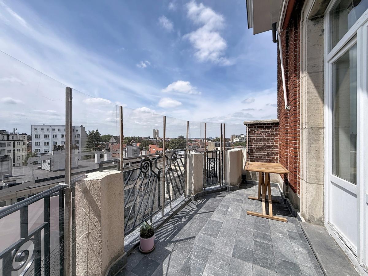 Place Brugmann : Lumineux appartement de caractère 
