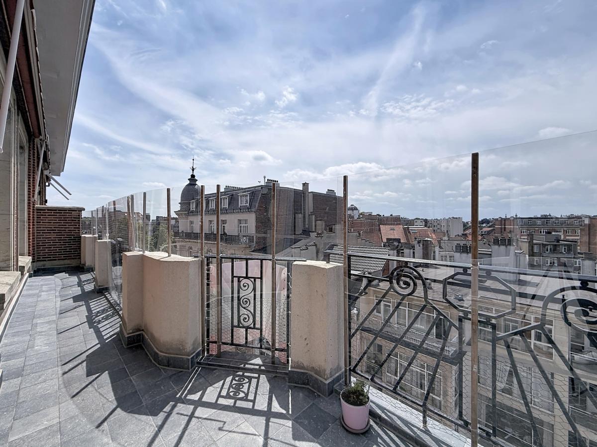 Place Brugmann : Lumineux appartement de caractère 