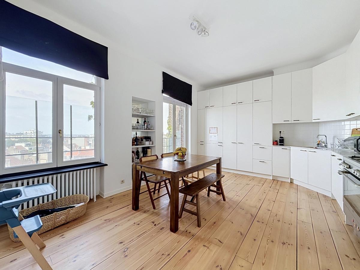 Place Brugmann : Lumineux appartement de caractère 