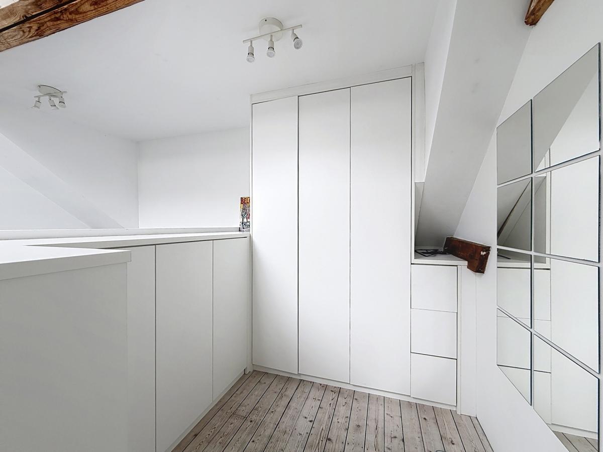 Pl. Brugmann/Châtelain : Joli loft en duplex