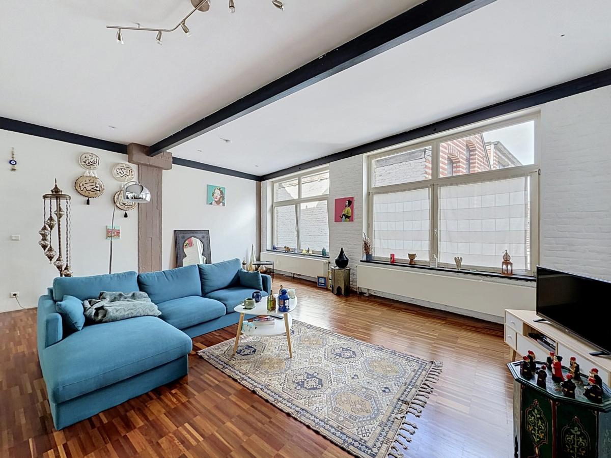 Pl. Brugmann/Châtelain : Joli loft en duplex