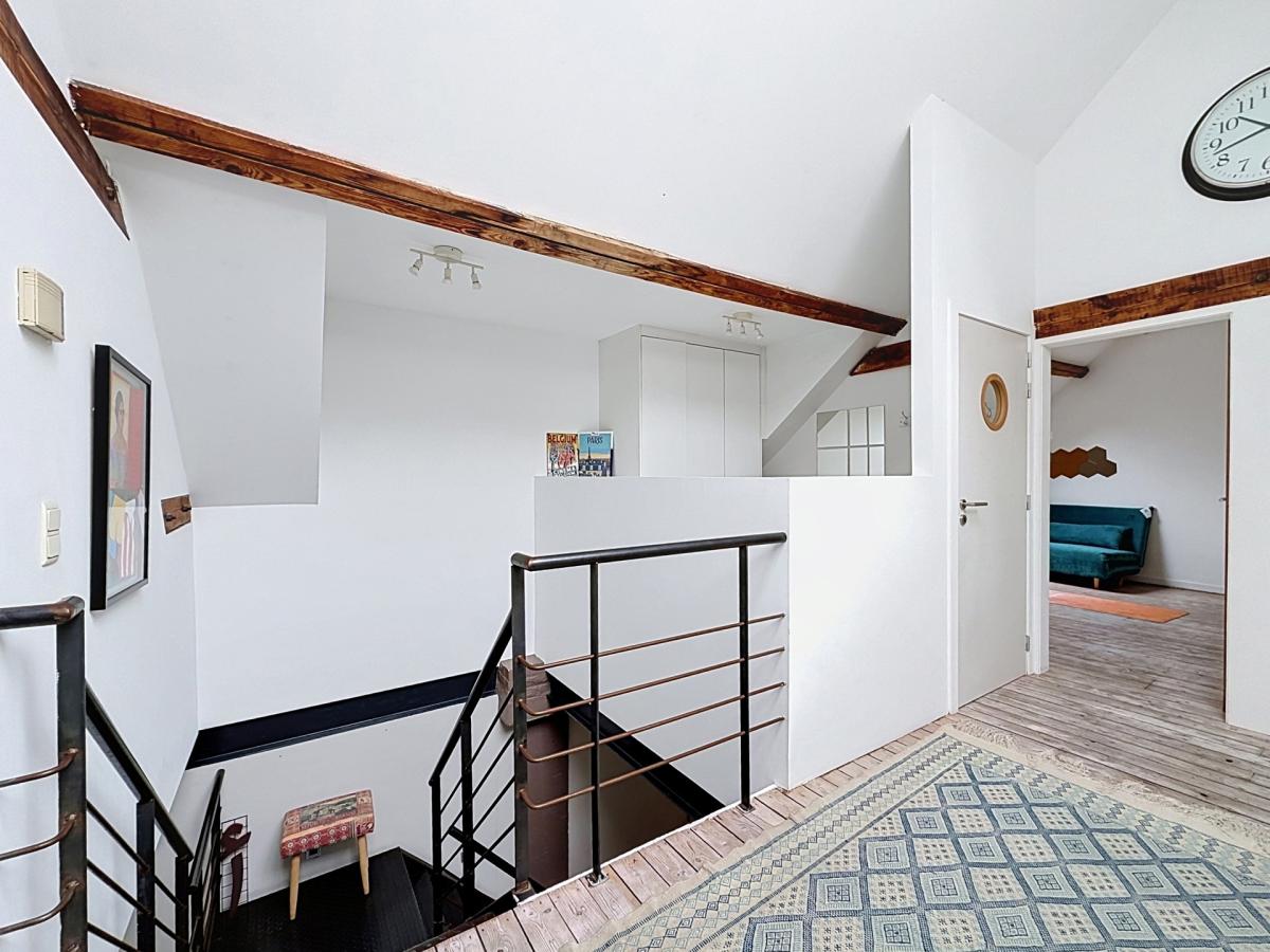 Pl. Brugmann/Châtelain : Joli loft en duplex