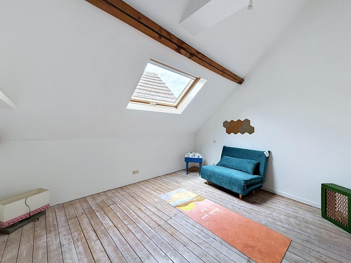 Pl. Brugmann/Châtelain : Joli loft en duplex