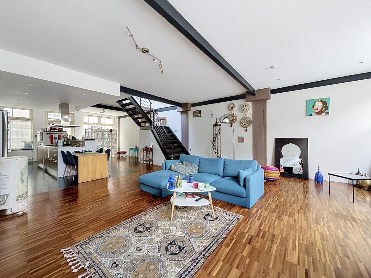 Pl. Brugmann/Châtelain : Joli loft en duplex
