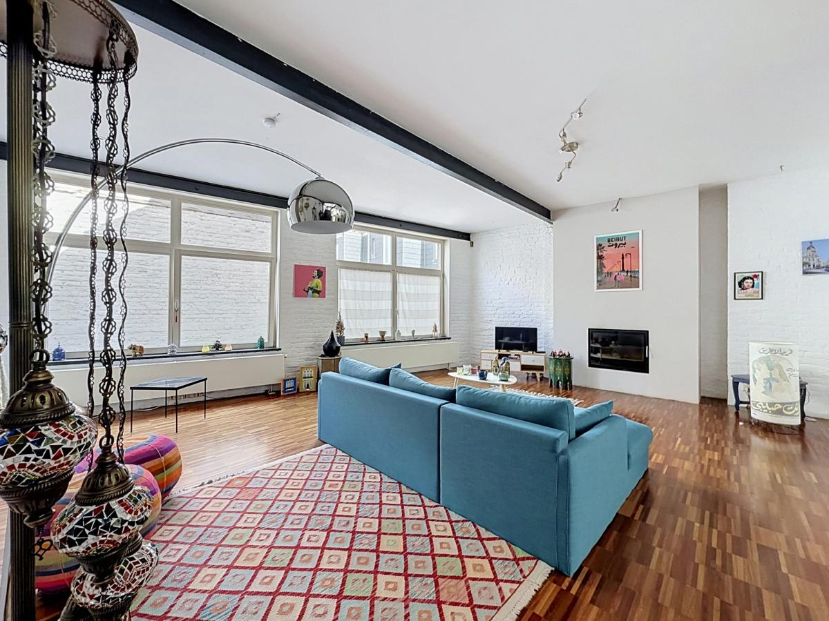 Pl. Brugmann/Châtelain : Joli loft en duplex