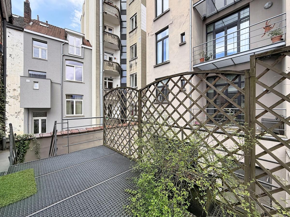 Pl. Brugmann/Châtelain : Joli loft en duplex