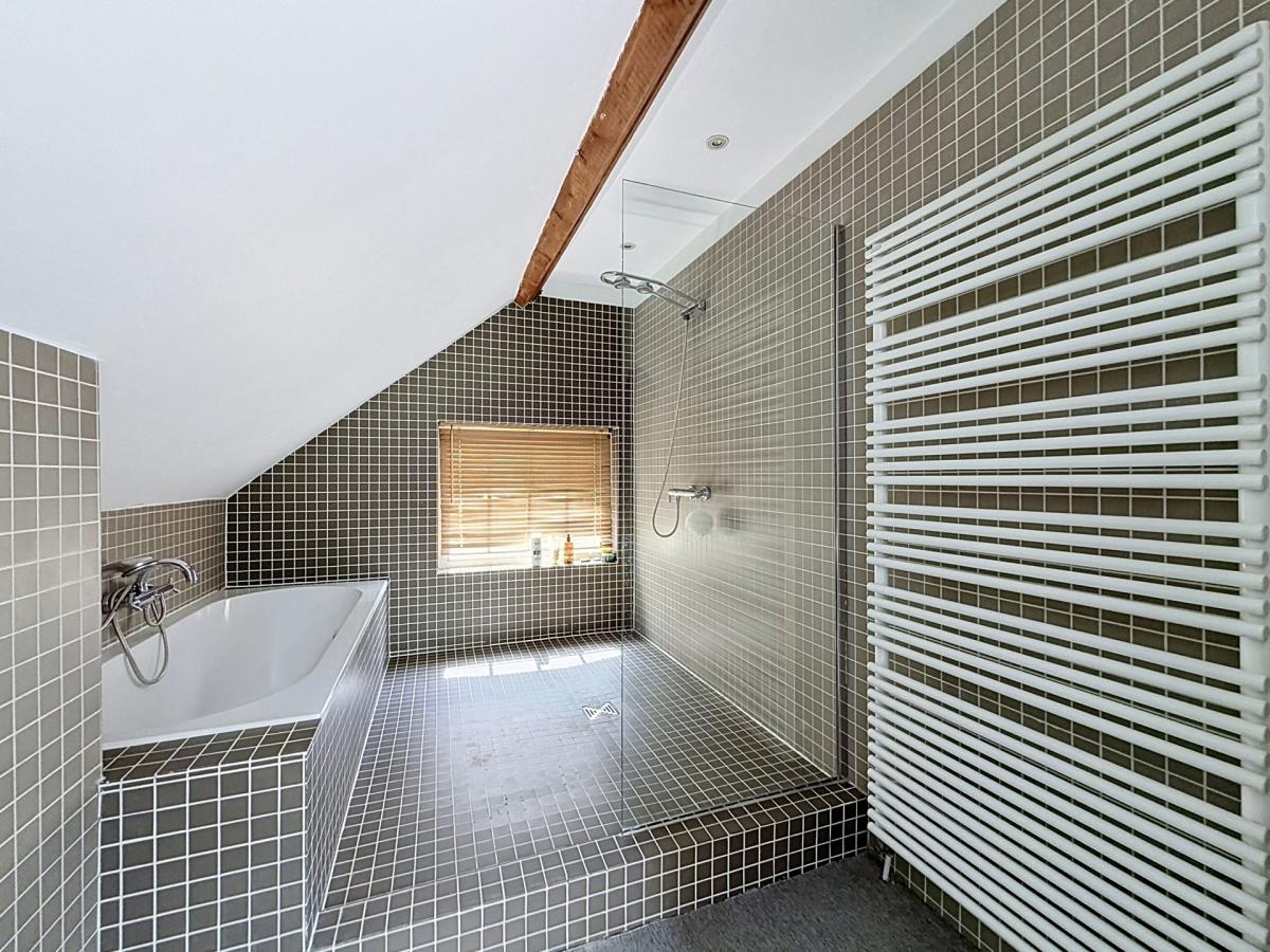 Pl. Brugmann/Châtelain : Joli loft en duplex