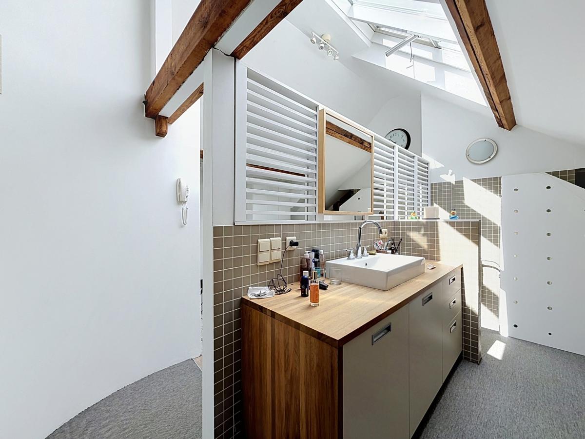 Pl. Brugmann/Châtelain : Joli loft en duplex