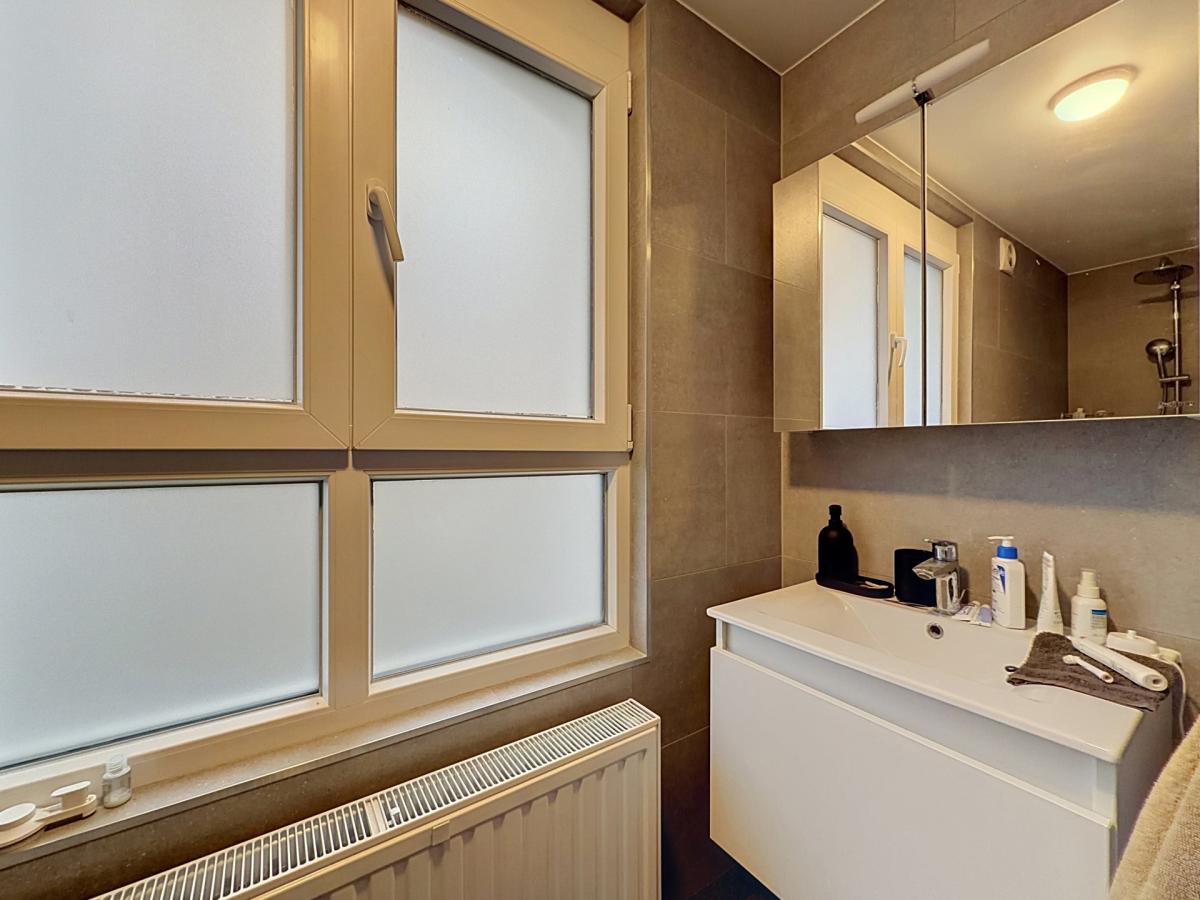 Châtelain / Defacqz : Beau duplex avec cour - colocation OK