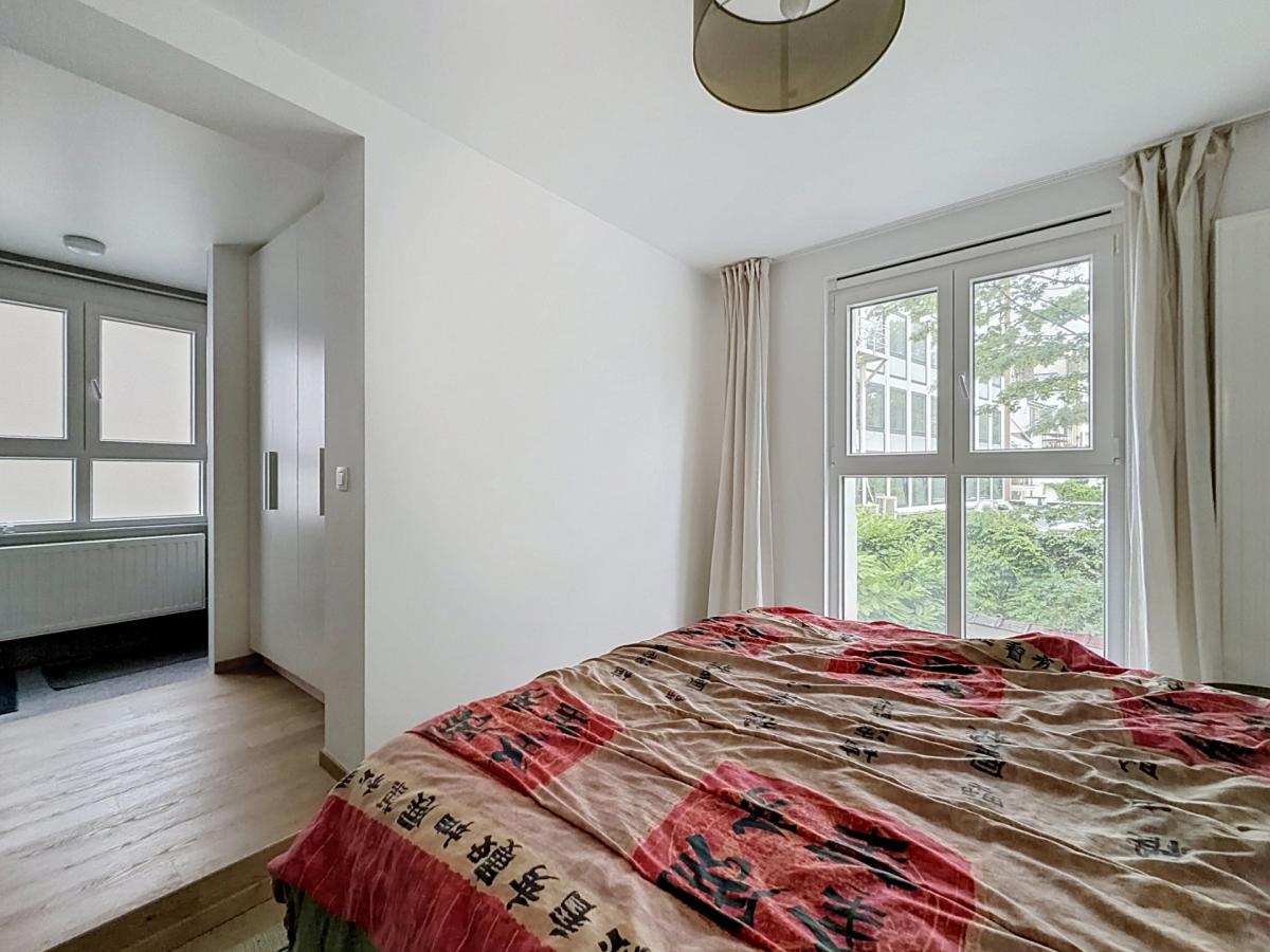 Châtelain / Defacqz : Beau duplex avec cour - colocation OK
