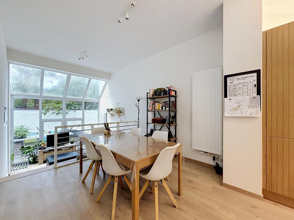 Châtelain / Defacqz : Beau duplex avec cour - colocation OK