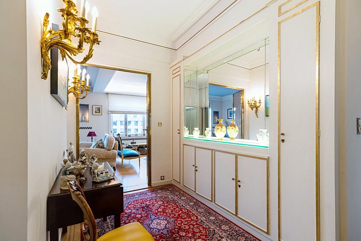Quartier Européen : Magnifique appartement 3 ch + parking