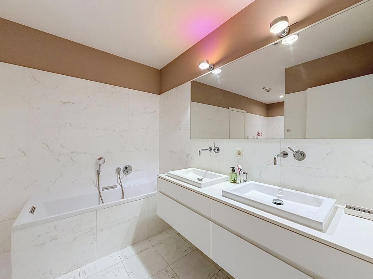 Brugmann Court : Superbe appartement + terrasse + parking