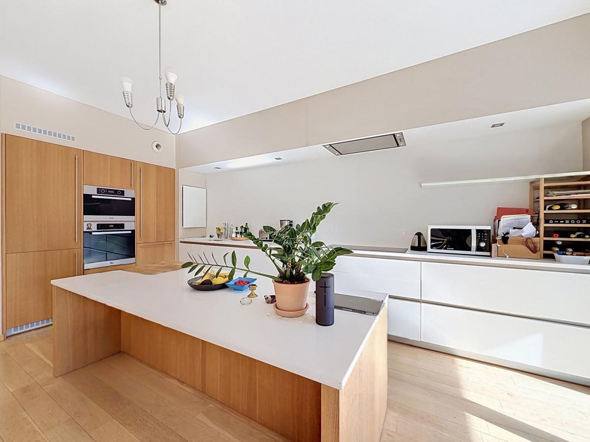 Brugmann Court : Superbe appartement + terrasse + parking