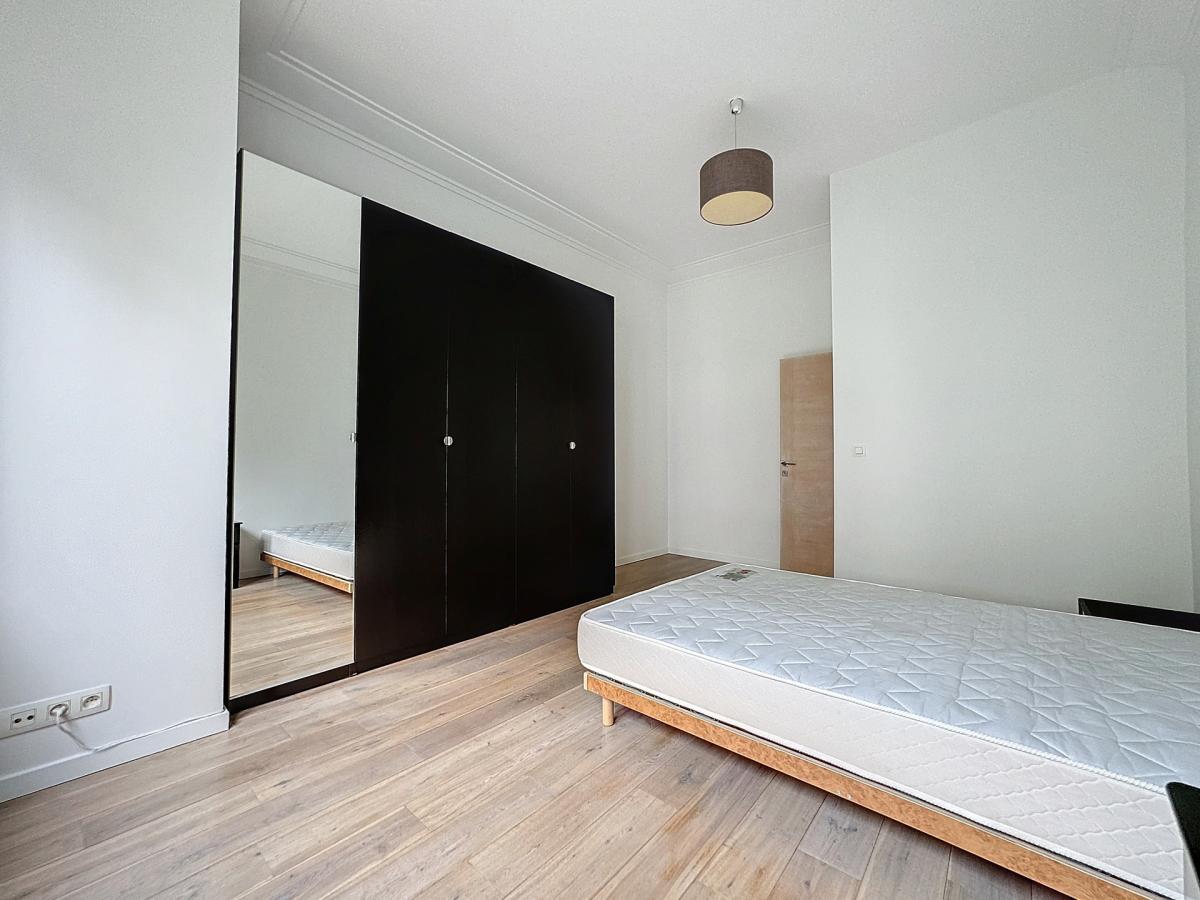DANSAERT/ST CATHERINE - Superbe appartement 2ch meublé