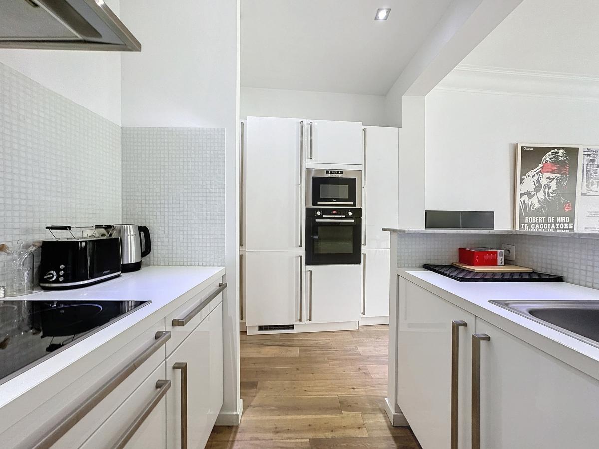 DANSAERT/ST CATHERINE - Superbe appartement 2ch meublé