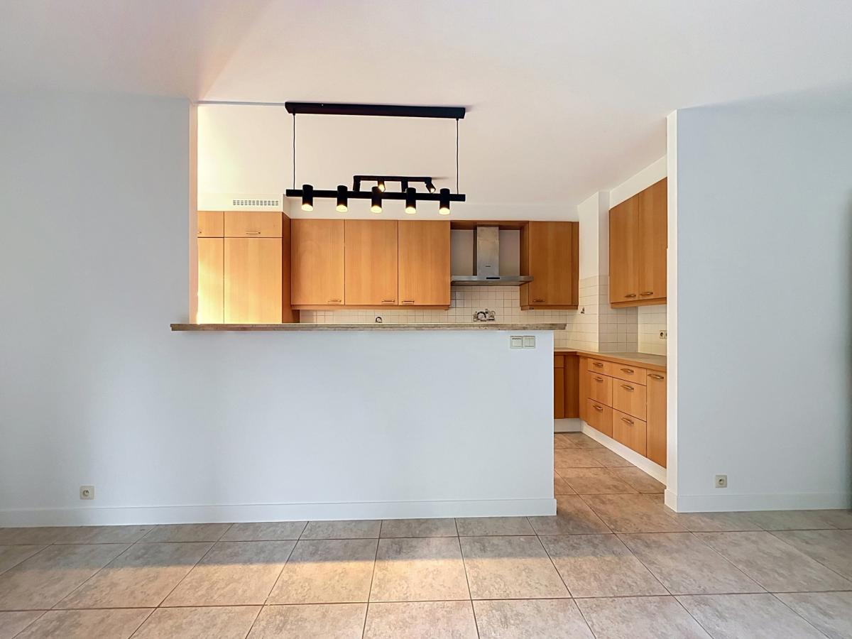 Souverain : Beau rez-de-chaussée 2 ch avec jardin + garage