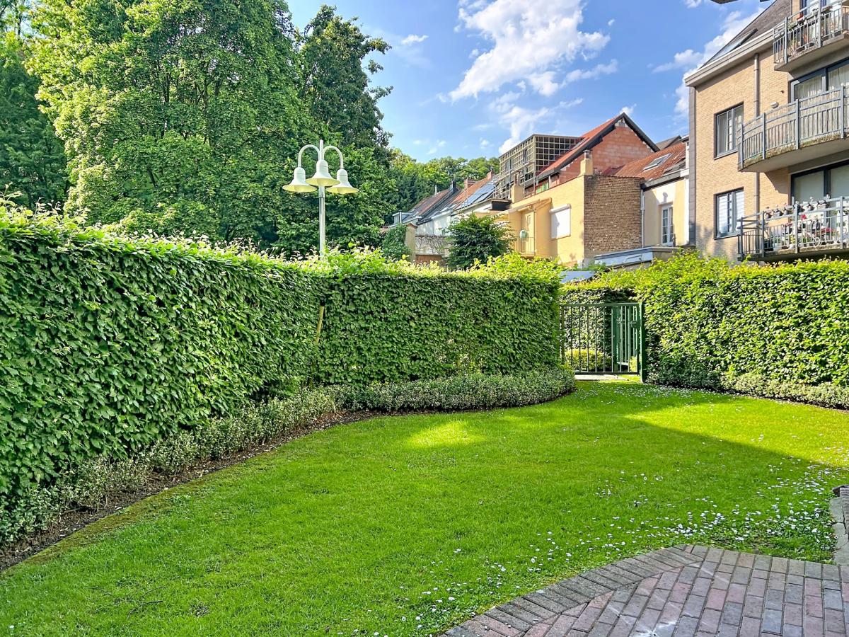Souverain : Beau rez-de-chaussée 2 ch avec jardin + garage