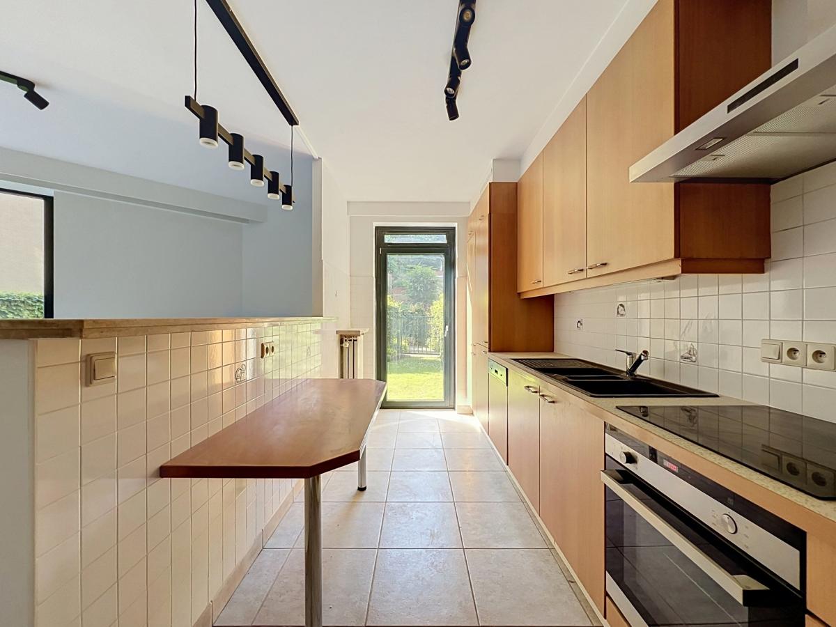 Souverain : Beau rez-de-chaussée 2 ch avec jardin + garage