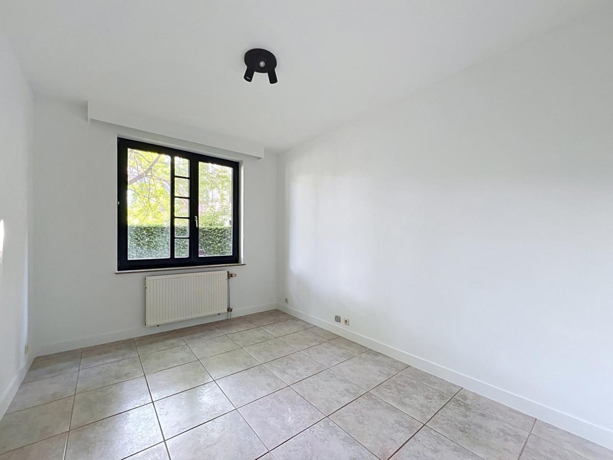 Souverain : Beau rez-de-chaussée 2 ch avec jardin + garage