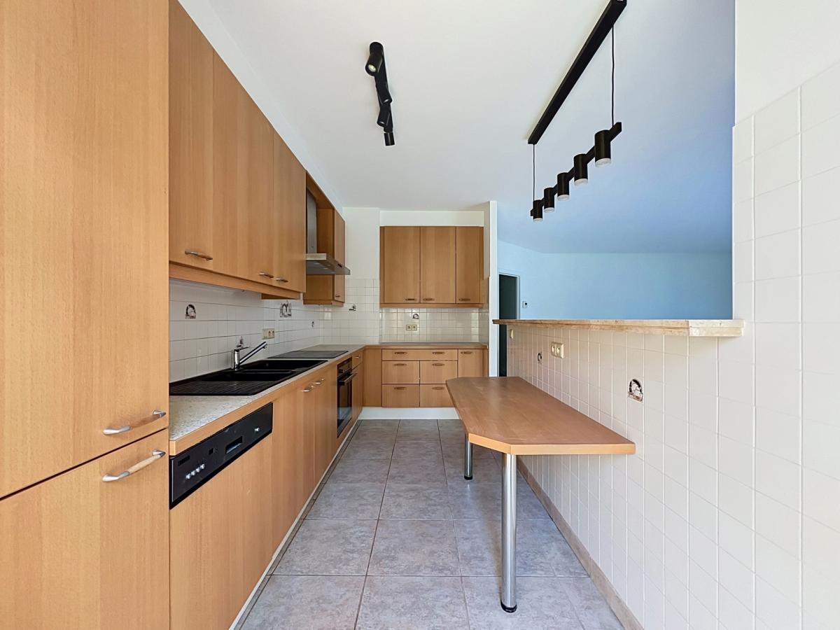 Souverain : Beau rez-de-chaussée 2 ch avec jardin + garage