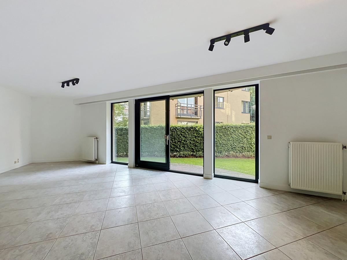 Souverain : Beau rez-de-chaussée 2 ch avec jardin + garage