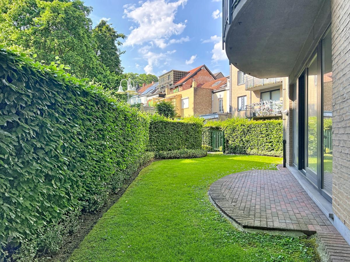 Souverain : Beau rez-de-chaussée 2 ch avec jardin + garage