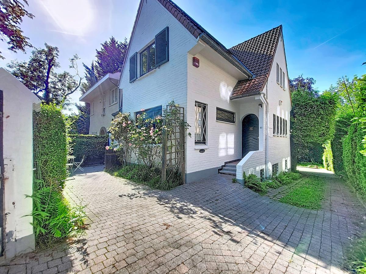 De Fré/Wolvendael : Charmante maison 3 façades avec jardin