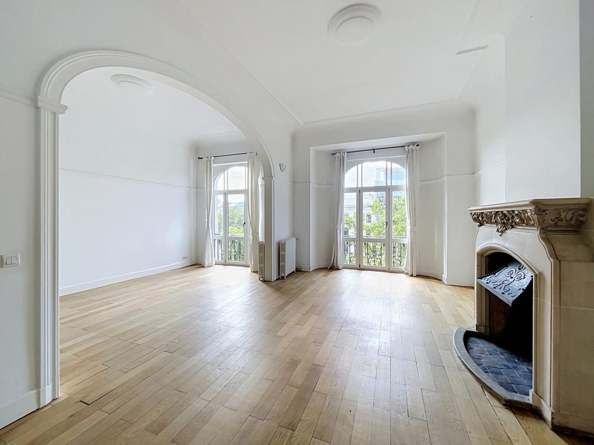 Toison d'Or : Appartement 3 chambres + terrasse