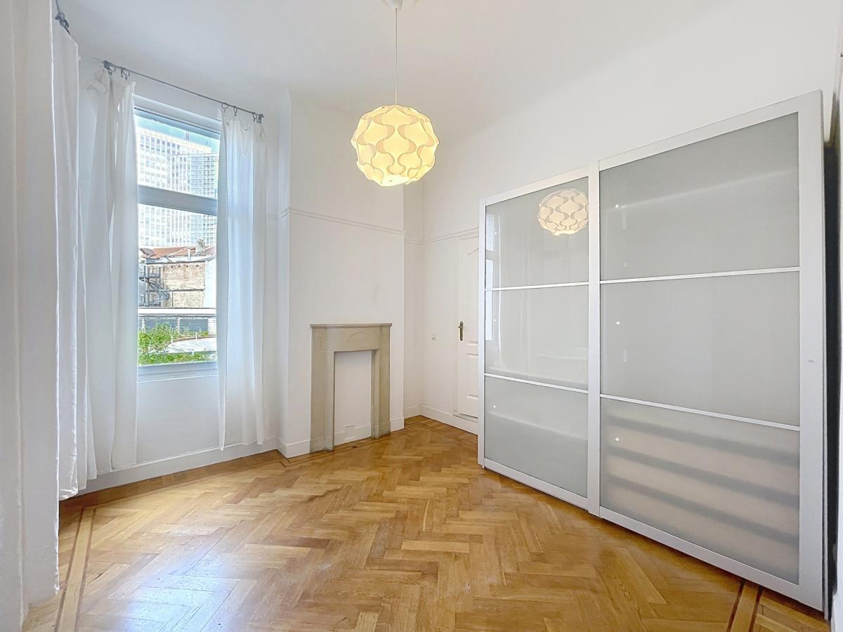 Toison d'Or : Appartement 3 chambres + terrasse