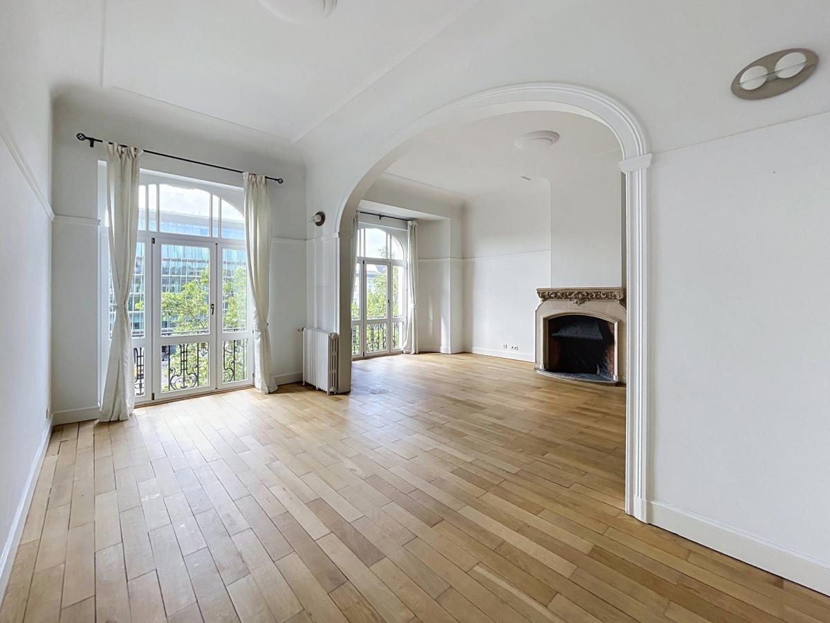 Toison d'Or : Appartement 3 chambres + terrasse