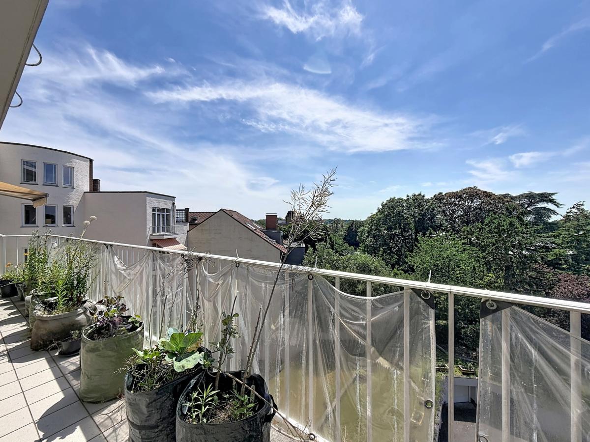 Cavell / Churchill : Bel appartement + terrasse !