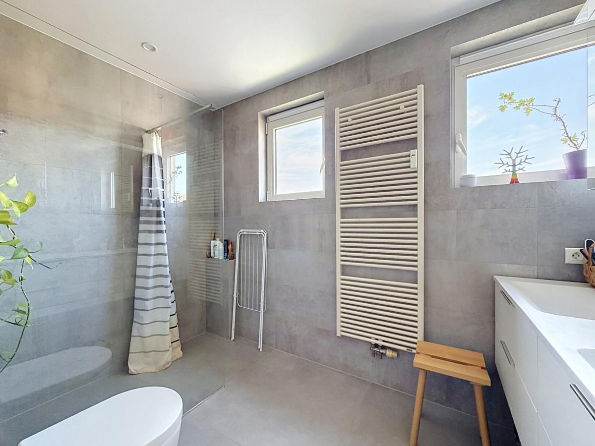 Cavell / Churchill : Bel appartement + terrasse !