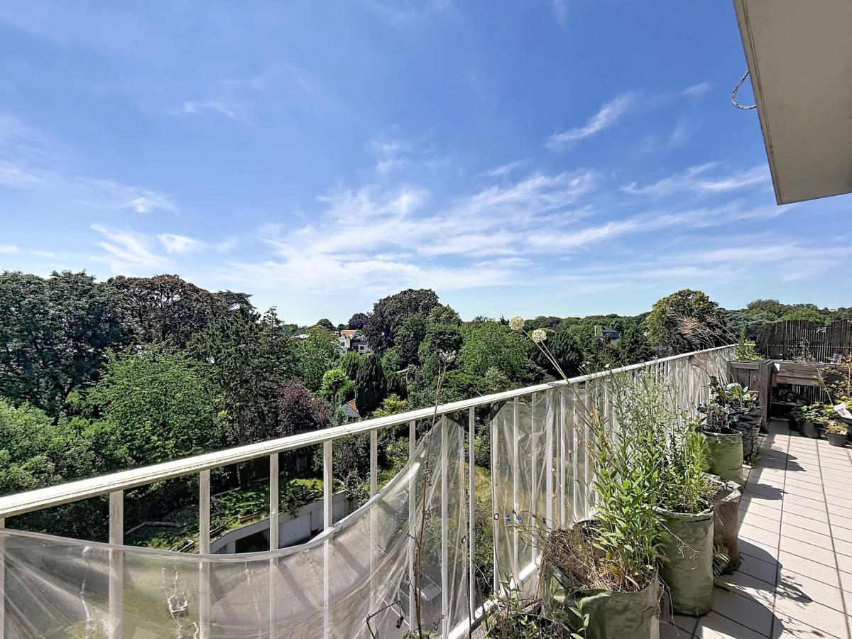 Cavell / Churchill : Bel appartement + terrasse !