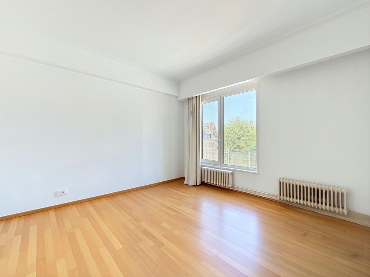 Cavell / Churchill : Bel appartement + terrasse !