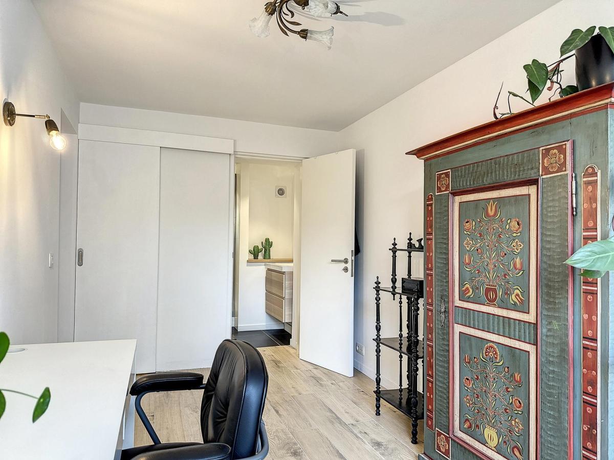 Quartier européen - Magnifique duplex avec jardin & garage