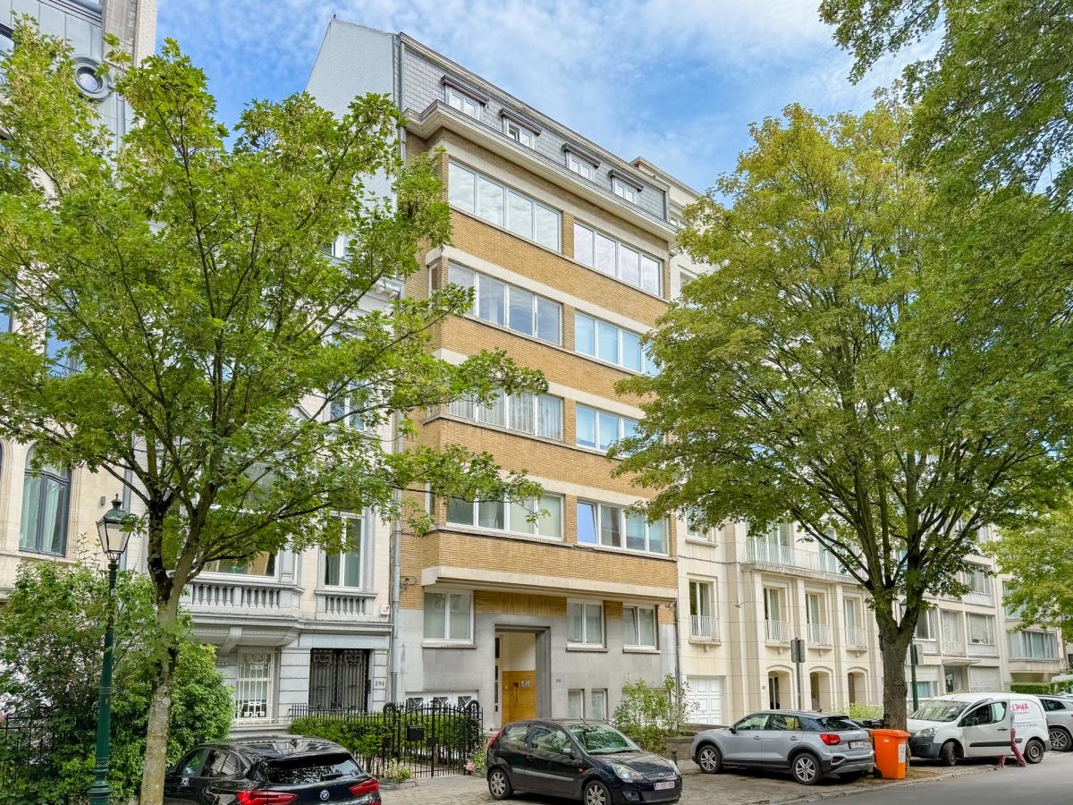 Molière/Guy d'Arrezo  - Bel appartement 2ch + balcons