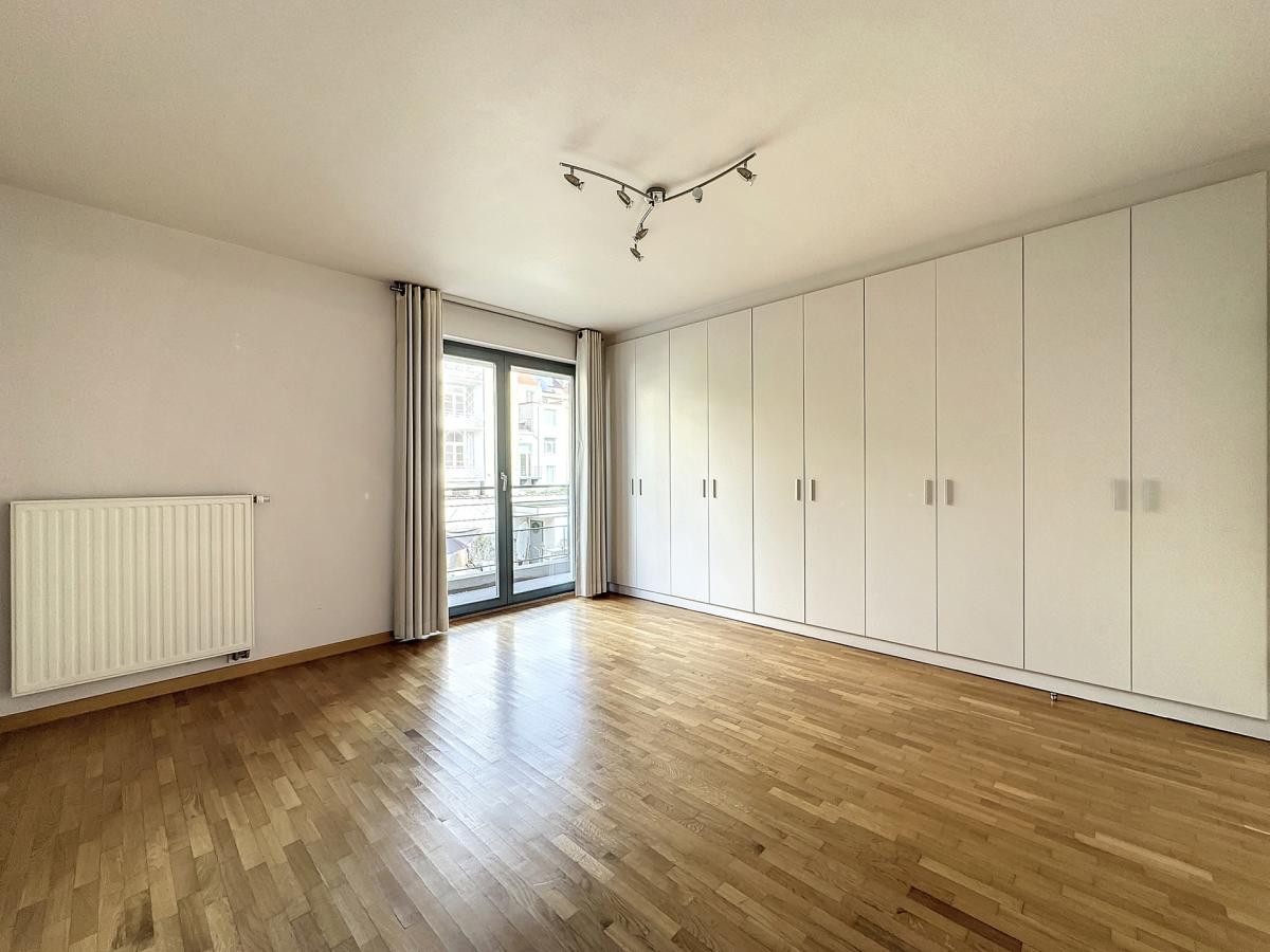 Châtelain : Bel appartement 2 ch. avec terrasse et parking